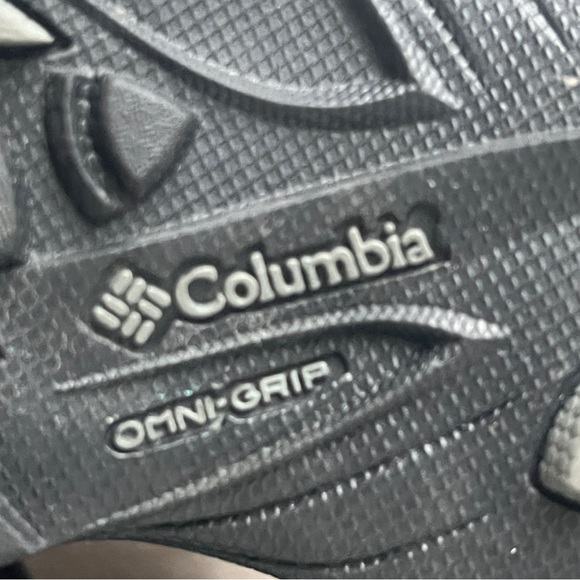 Men’s Columbia Hiking Boots with Omni Grip - Picture 4 of 5